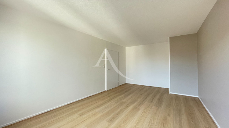 Ma-Cabane - Location Appartement REIMS, 39 m²