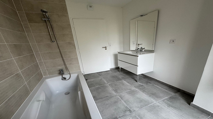 Ma-Cabane - Location Appartement RILLIEUX-LA-PAPE, 114 m²