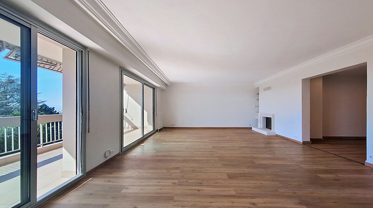 Ma-Cabane - Location Appartement RILLIEUX-LA-PAPE, 82 m²