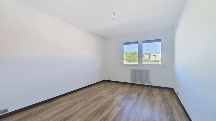 Ma-Cabane - Location Appartement RILLIEUX-LA-PAPE, 82 m²