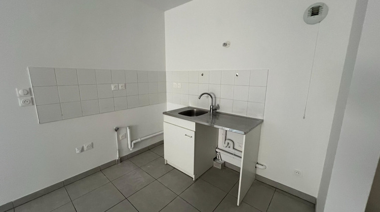 Ma-Cabane - Location Appartement RILLIEUX-LA-PAPE, 56 m²