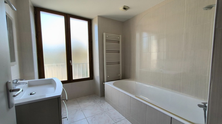 Ma-Cabane - Location Appartement RIVE DE GIER, 92 m²