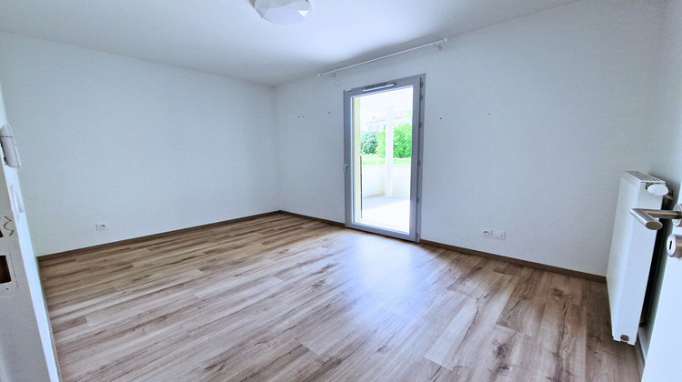 Ma-Cabane - Location Appartement RIVES, 71 m²