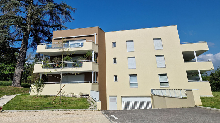 Ma-Cabane - Location Appartement RIVES, 71 m²