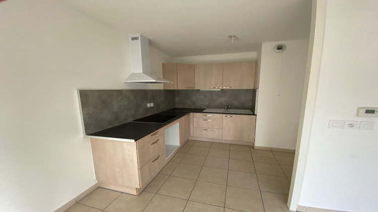 Ma-Cabane - Location Appartement RIVES, 66 m²