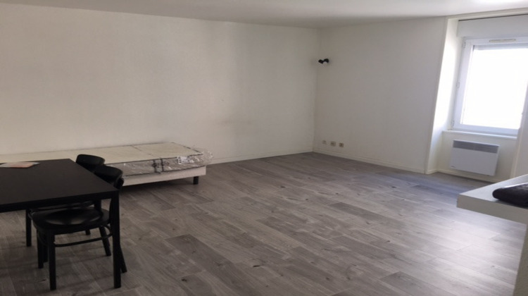 Ma-Cabane - Location Appartement ROANNE, 35 m²