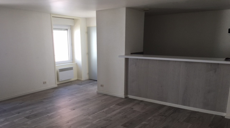 Ma-Cabane - Location Appartement ROANNE, 35 m²