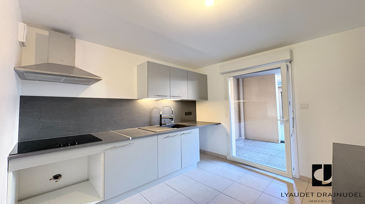 Ma-Cabane - Location Appartement ROANNE, 63 m²