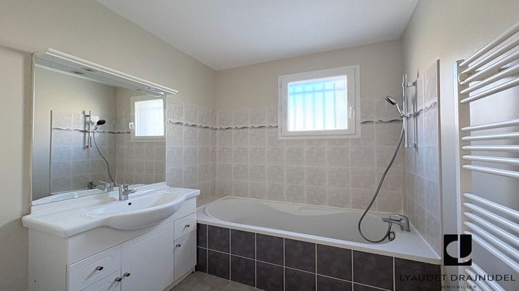 Ma-Cabane - Location Appartement ROANNE, 63 m²