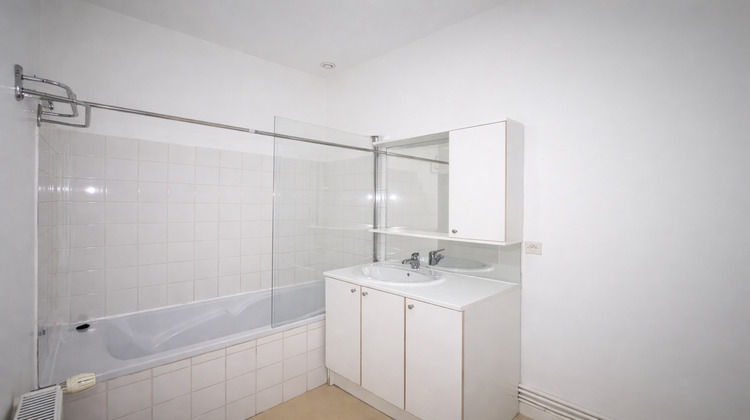 Ma-Cabane - Location Appartement ROANNE, 109 m²