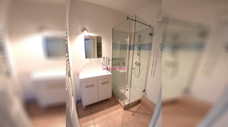 Ma-Cabane - Location Appartement Robion, 40 m²