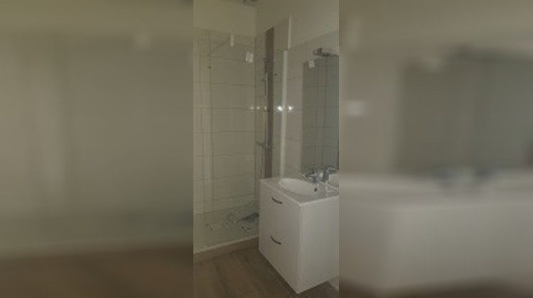 Ma-Cabane - Location Appartement ROCHE-LA-MOLIERE, 63 m²
