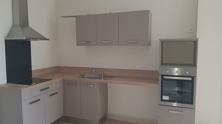 Ma-Cabane - Location Appartement ROCHE-LA-MOLIERE, 63 m²