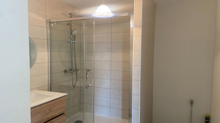Ma-Cabane - Location Appartement ROCHE-LA-MOLIERE, 35 m²