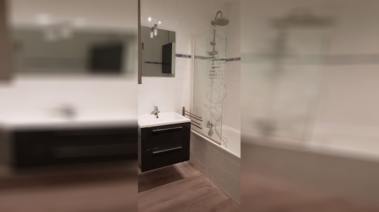 Ma-Cabane - Location Appartement ROCHE-LA-MOLIERE, 50 m²