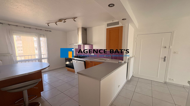 Ma-Cabane - Location Appartement Roche la Moliere, 80 m²