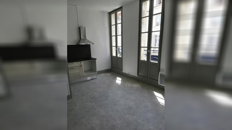 Ma-Cabane - Location Appartement Rochefort, 25 m²