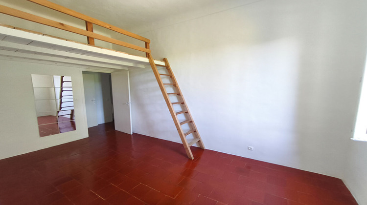 Ma-Cabane - Location Appartement ROGNES, 40 m²