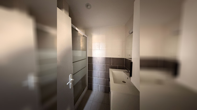 Ma-Cabane - Location Appartement ROMANS-SUR-ISERE, 60 m²