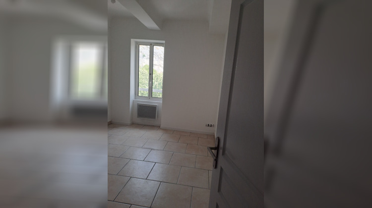 Ma-Cabane - Location Appartement ROQUEVAIRE, 67 m²