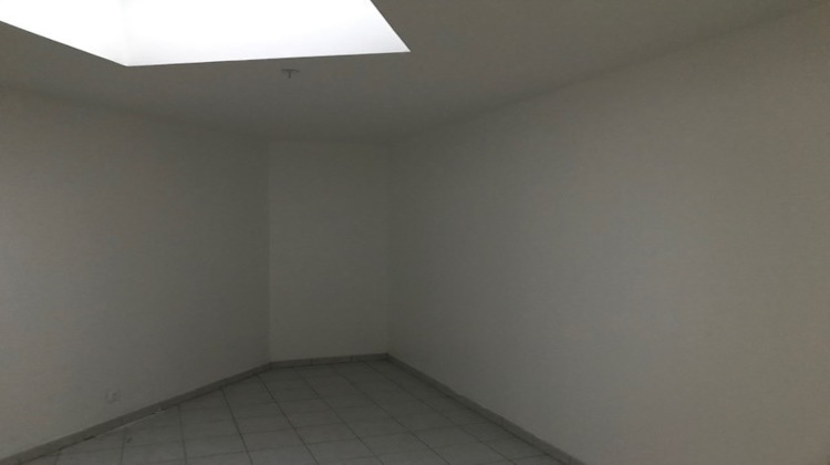 Ma-Cabane - Location Appartement ROUBAIX, 60 m²