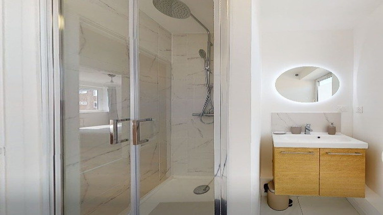 Ma-Cabane - Location Appartement Roubaix, 100 m²