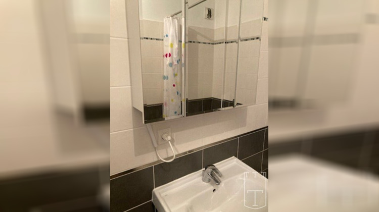 Ma-Cabane - Location Appartement RUOMS, 64 m²