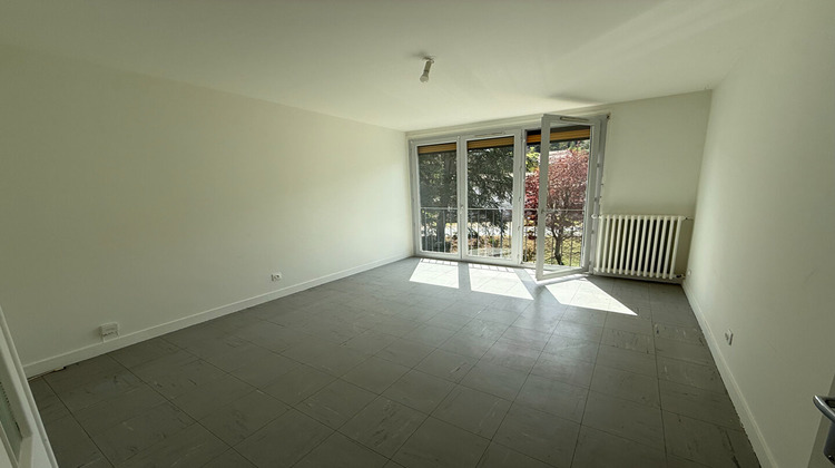 Ma-Cabane - Location Appartement SAIL-SOUS-COUZAN, 60 m²