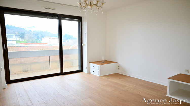 Ma-Cabane - Location Appartement Saint-Étienne, 137 m²