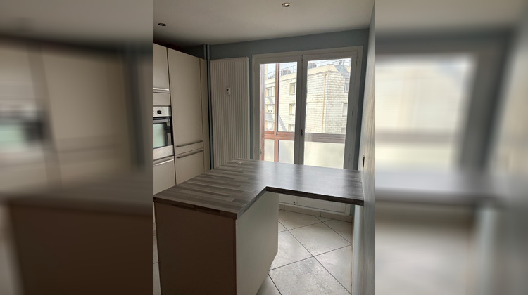 Ma-Cabane - Location Appartement Saint-Étienne, 77 m²