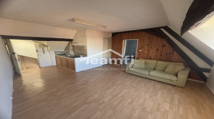 Ma-Cabane - Location Appartement Saint-Amand-Montrond, 32 m²