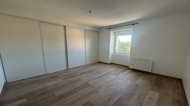 Ma-Cabane - Location Appartement SAINT-AMBROIX, 83 m²