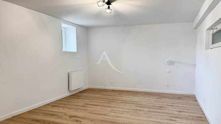 Ma-Cabane - Location Appartement SAINT-AUBIN-DE-LUIGNE, 32 m²
