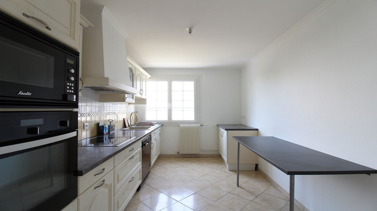 Ma-Cabane - Location Appartement SAINT-BARTHELEMY-D'ANJOU, 146 m²