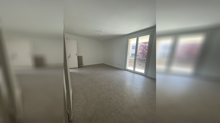 Ma-Cabane - Location Appartement SAINT-BONNET-LE-CHATEAU, 76 m²