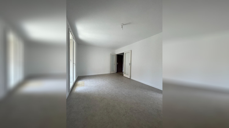 Ma-Cabane - Location Appartement SAINT-BONNET-LE-CHATEAU, 76 m²