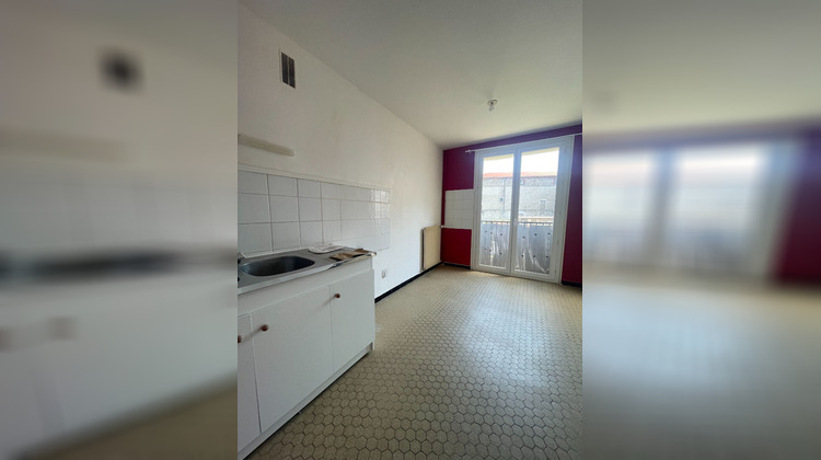 Ma-Cabane - Location Appartement SAINT-BONNET-LE-CHATEAU, 76 m²