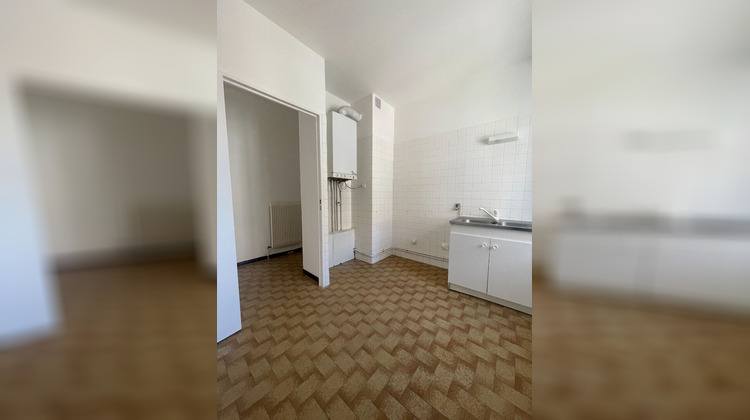 Ma-Cabane - Location Appartement SAINT-BONNET-LE-CHATEAU, 70 m²