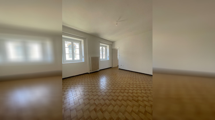 Ma-Cabane - Location Appartement SAINT-BONNET-LE-CHATEAU, 70 m²