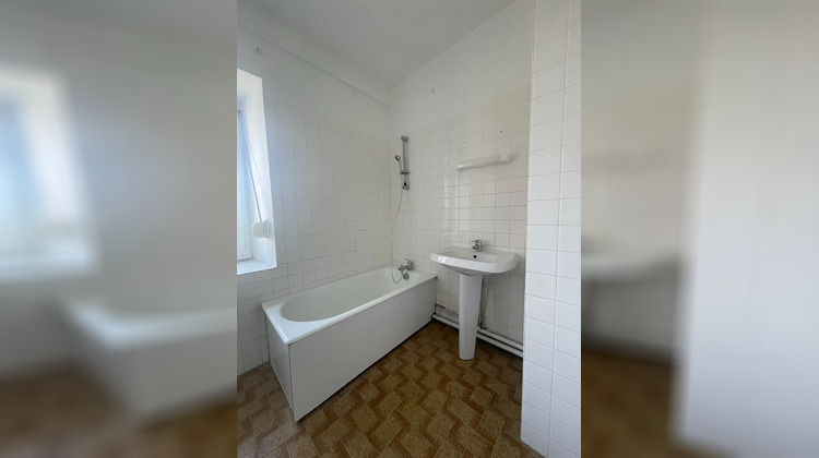 Ma-Cabane - Location Appartement SAINT-BONNET-LE-CHATEAU, 70 m²