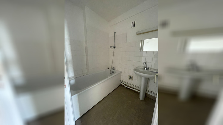 Ma-Cabane - Location Appartement SAINT-BONNET-LE-CHATEAU, 43 m²