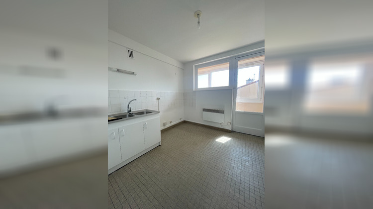 Ma-Cabane - Location Appartement SAINT-BONNET-LE-CHATEAU, 69 m²