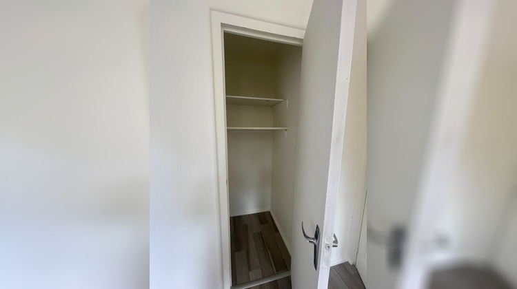 Ma-Cabane - Location Appartement SAINT-BONNET-LE-CHATEAU, 74 m²