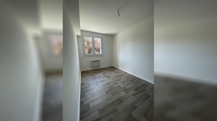 Ma-Cabane - Location Appartement SAINT-BONNET-LE-CHATEAU, 74 m²