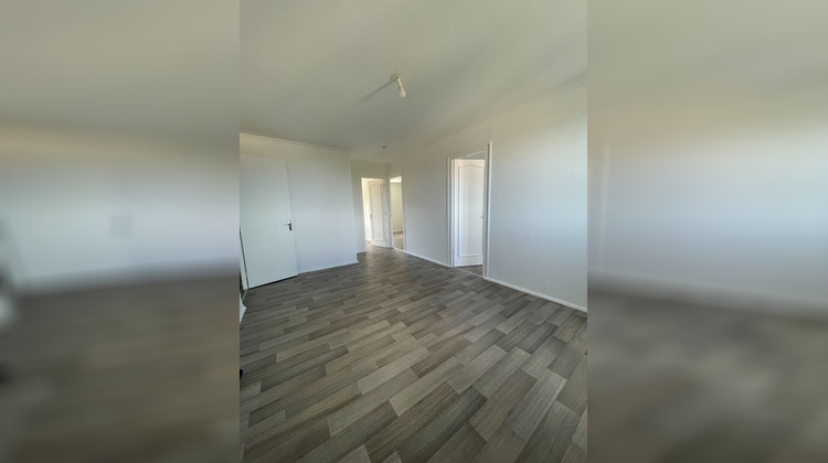 Ma-Cabane - Location Appartement SAINT-BONNET-LE-CHATEAU, 74 m²