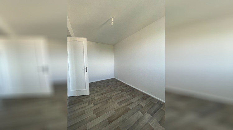 Ma-Cabane - Location Appartement SAINT-BONNET-LE-CHATEAU, 74 m²