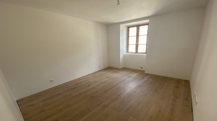 Ma-Cabane - Location Appartement SAINT-BONNET-LE-CHATEAU, 42 m²