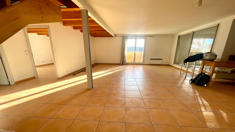 Ma-Cabane - Location Appartement SAINT-CANNAT, 65 m²