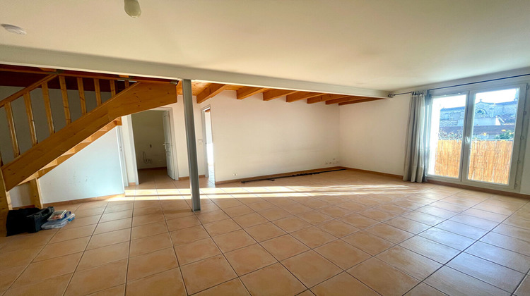 Ma-Cabane - Location Appartement SAINT-CANNAT, 65 m²