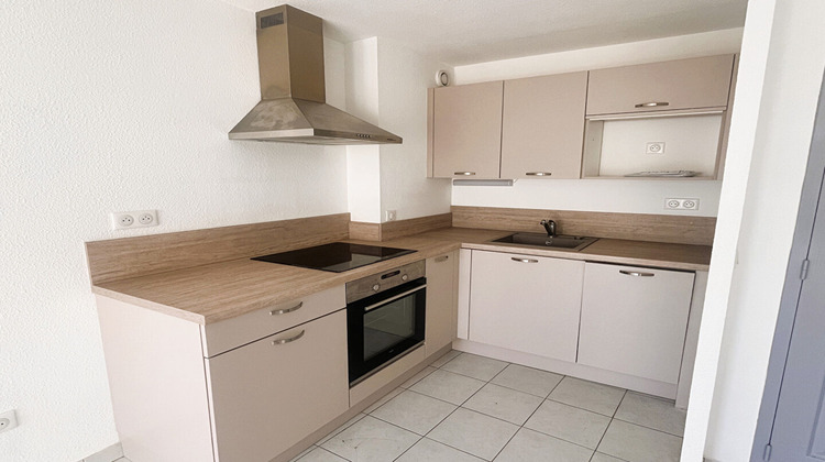 Ma-Cabane - Location Appartement SAINT-CANNAT, 59 m²
